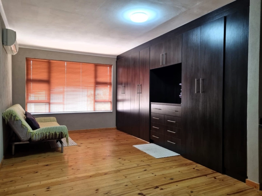 7 Bedroom Property for Sale in Langgewacht Western Cape